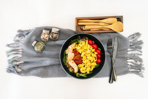 Stół z gotowym daniem